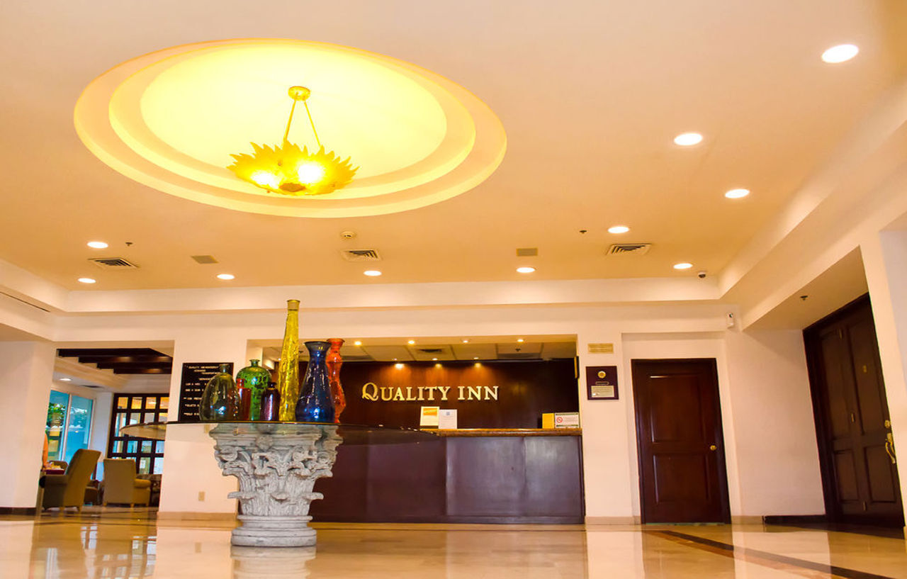 Quality Inn Monterrey La Fe Esterno foto